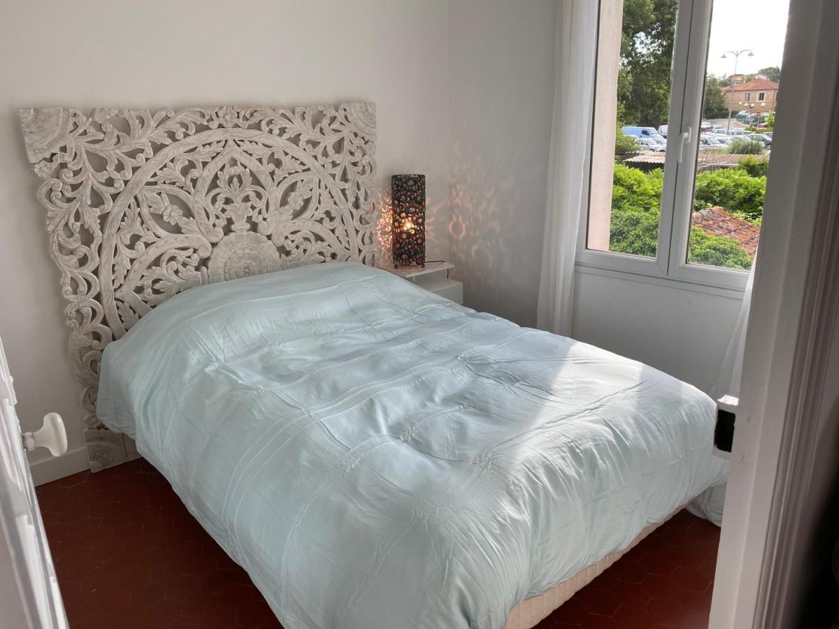 Petite Maison De Charme - Le Jardin Secret D'Alice รอกเกอบรูน-ซูร์-อาร์ฌ็องส์ ภายนอก รูปภาพ